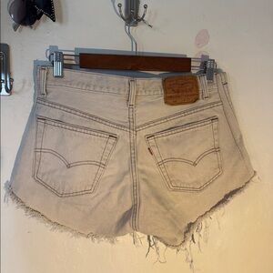 Y2K vintage tan Levi’s shorts jean